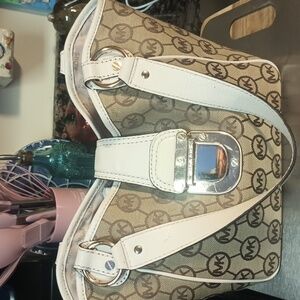 Michael Kors Beige and White Shoulder Bag